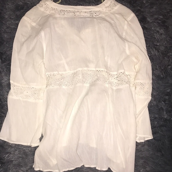 Casual white shirt - Picture 2 of 2